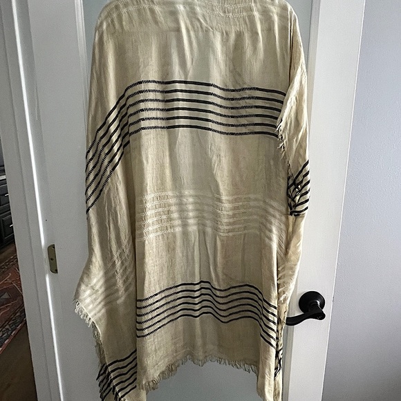 Striped Beige and Black Kimono~One Size Fits All - Picture 4 of 6